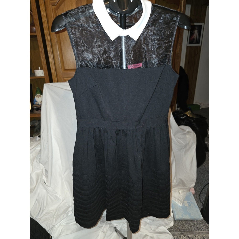 betsey johnson Black dress vintage size medium. Side Pockets And Side‎ Zipper.
